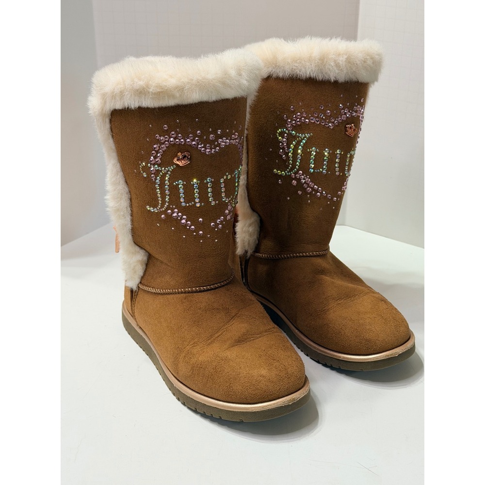 Juicy Couture Womens Chestnut Brown Faux Fur Rhinestone Heart Bow Boots Size 4